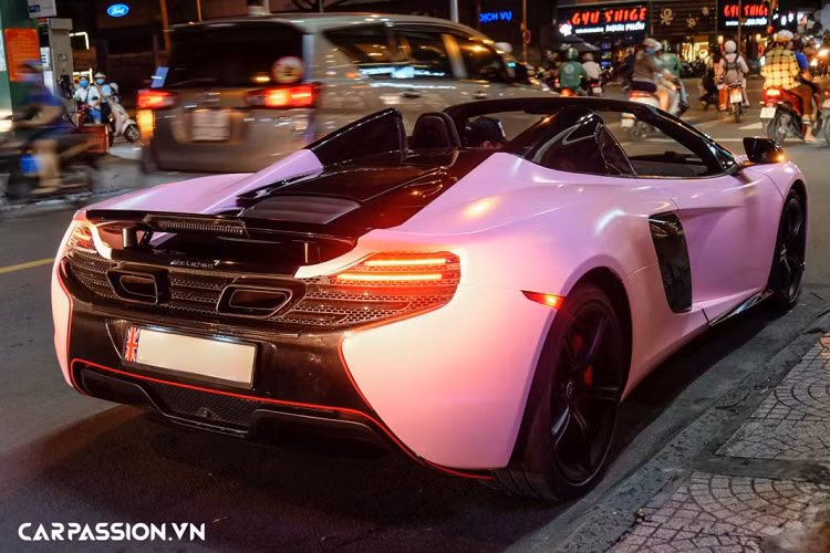 McLaren 650S Spider được trang bị khối động cơ M838T V8 tăng áp kép, sản sinh công suất tối đa 650 mã lực và mô men xoắn cực đại đạt 678 Nm. Xe có khả năng tăng tốc từ 0-100 km/h trong vòng 3 giây, 0-200 km/h trong vòng 8,4 giây và có tốc độ tối đa là 333 km/h.