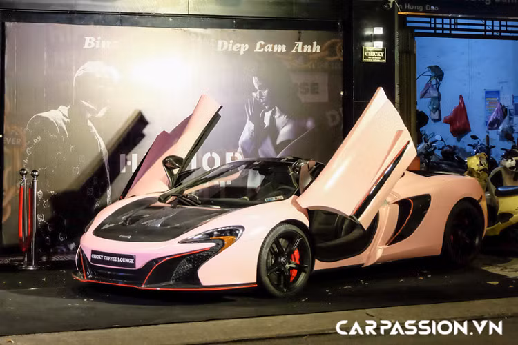 McLaren 650S Spider chính là đàn anh của dòng xe 720S đang rất được quan tâm ở thời điểm hiện tại, phiên bản 650S Spider cũng chính là chiếc siêu xe đầu tiên của thương hiệu Anh Quốc cập bến dải đất hình chữ S.