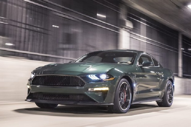 Trích dẫn dữ liệu từ HIS Markit, định nghĩa xe hai cửa cố định, có mui mở thì được xếp vào dòng coupe thể thao, hãng ôtô Mỹ tuyên bố rằng 102.090 chiếc xe thể thao Ford Mustang đã được đăng ký trên toàn cầu vào năm 2019. Doanh số tại Pháp tăng gần gấp đôi, trong khi ở Đức và Ba Lan tăng gần 50%.