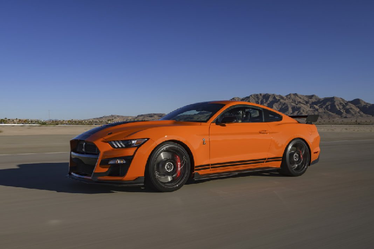 Bullitt, Shelby GT350 với gói Handling Pack, Shelby GT350R và Shelby GT500 với các tùy chọn gói Handling pack và Carbon Fiber Track Pack cũng được liệt kê trong danh sách.