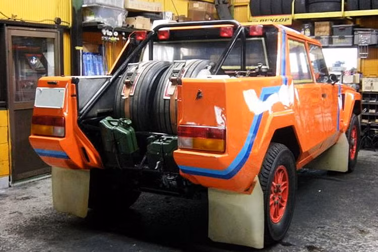 Chiếc thứ 3, chiếc cuối cùng được độ bởi chính hãng siêu xe Lamborghini mang màu sơn cam và không được gắn số. Chiếc xe này ít tham gia vào các chặng đua hơn hai chiếc còn lại. Xe được bán đến Bỉ vào thập niên 90 trước khi về với một nhà sưu tập tại Nhật Bản. Đến thời điểm này, chiếc xe vẫn thường xuyên được sử dụng trên đường phố Nhật Bản.