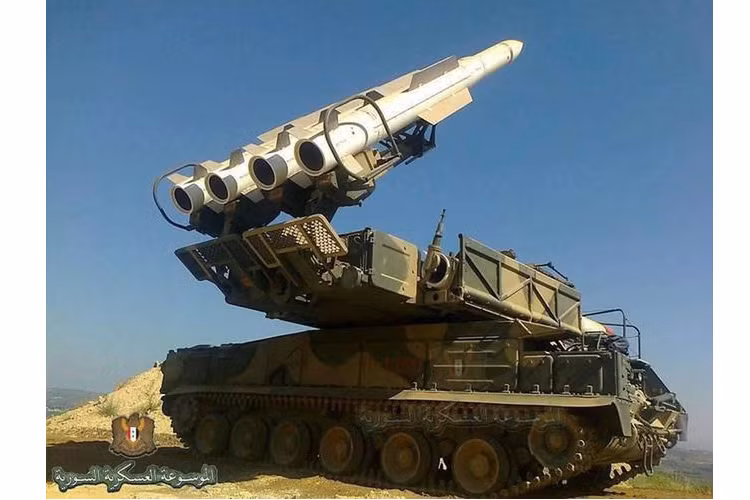 Ngoài việc chuyển sang sử dụng Buk-M2E, lực lượng phòng không Syria còn đang cân nhắc thay thế các tổ hợp S-300 bằng HQ-9 hoặc HQ-22 do Trung Quốc sản xuất.