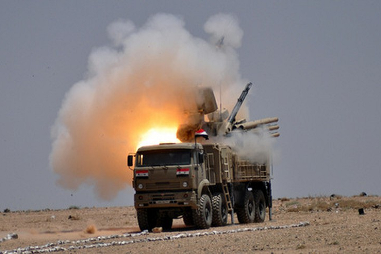 Cần làm rõ rằng trong hai cuộc phản công gần nhất của quân đội Syria bằng cách sử dụng hệ thống phòng không Buk-M2E, hiệu suất đánh chặn thành công tên lửa Israel đã lên tới 65 - 70%, vượt xa Pantsir-S1 nhiều lần. 
