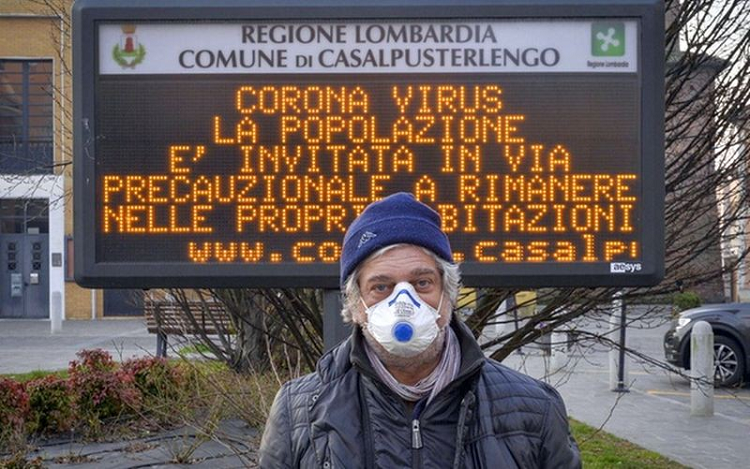 Italy se phat tu 3 thang cac doi tuong vi pham lenh cach ly COVID-19