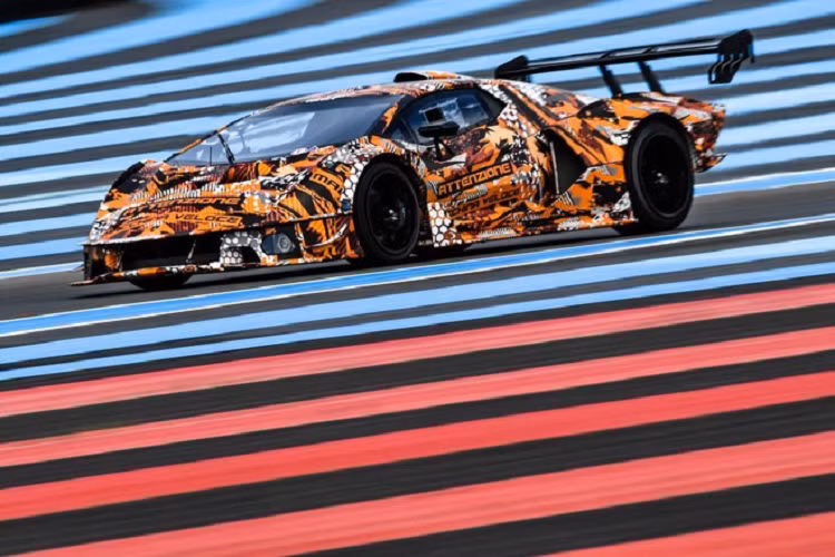 Toàn bộ quy trình sản xuất của Lamborghini SCV12 đường đua sẽ chỉ diễn ra bên trong nhà máy tại Sant’Agata Bolognese với số lượng sản xuất giới hạn chưa được công bố.