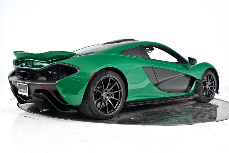 Những chiếc McLaren P1 qua tay MSO thường mang trên mình những vẻ đẹp độc đáo cũng như mang đậm dấu ấn chủ nhân, điển hình là những chiếc McLaren của doanh nhân Mỹ Michael Fux.