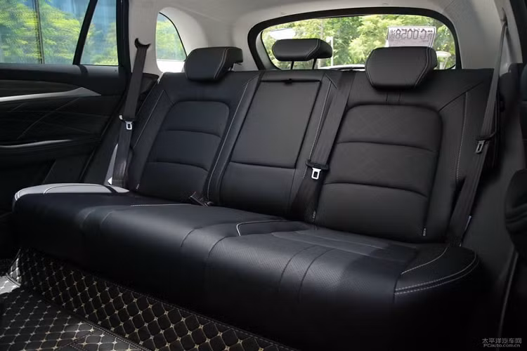 Bên cạnh đó, chiếc xe còn lắp đặt một hệ thống lọc không khí PM2.5, kết nối 5G, và một hệ thống hỗ trợ lái “K2.5”