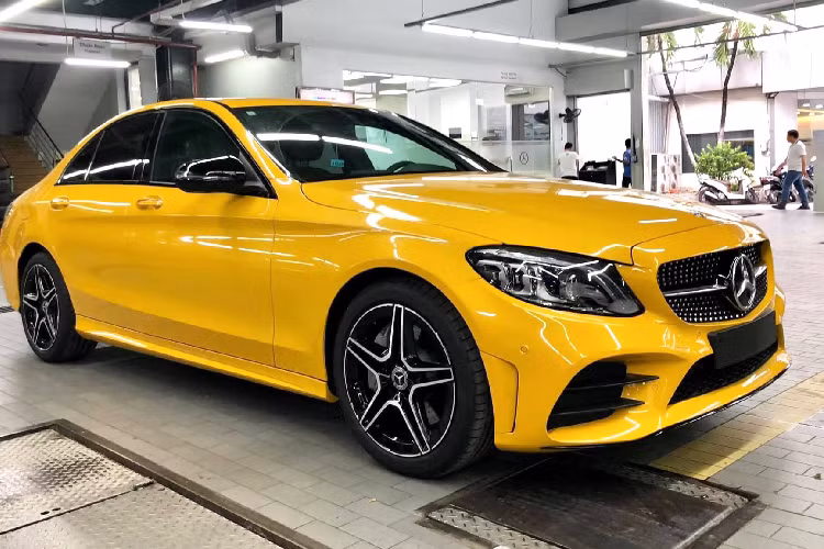 Tuy nhiên, với sự phát triển của xã hội và điều kiện kinh tế cho phép, cũng như nhiều khách hàng trẻ sở hữu xe sang nhiều hơn trước với tư tưởng mới thoáng hơn khi mua và sử dụng xe, người Việt ta thường nói “Ăn theo thưở, ở theo thời” chính điều này đã góp phần thay đổi về xu hướng tiêu dùng của người Việt. Theo đó, chiếc ôtô chỉ là một phương tiện nâng cao và đáp ứng cho chất lượng sống, người mua xe sẽ sử dụng nó một cách trọn vẹn, không còn e dè khi quyết định thay đổi, nâng cấp cho xe, những việc làm này theo tư tưởng cũ được gọi là “mất zin”.