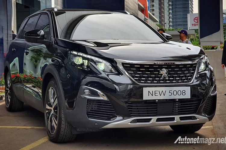 Vào hôm 11/2/2020 vừa qua, thương hiệu Peugeot đã giới thiệu phiên bản mới của cặp đôi crossover cỡ nhỏ là Peugeot 5008 và 3008 tại thị trường Indonesia. Được gọi bằng cái tên Allure Plus, đây là phiên bản cắt trang bị và giá rẻ hơn của 2 mẫu xe kể trên.