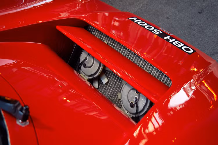 Chiếc xe đã được chăm sóc một cách kỹ lưỡng bởi một đội ngũ tại McLaren Chicago và gần đây, chiếc xe đã được đưa ra ngoài và lái xe qua các đường phố của thành phố nhộn nhịp Chicago. Chiếc xe mới chỉ lăn bánh khoảng 3.369 km và trong lần xuất hiện trên đường phố, mẫu xe trở nên rất nổi bật trong lớp áo màu đỏ của mình.