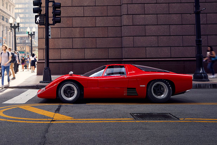 Bruce McLaren đã có ý định tham gia Giải vô địch thể thao thế giới năm 1969 với một chiếc phiên bản coupe của M6B Can-Am. Tuy nhiên, nhằm để tham gia giải đua, hãng siêu xe McLaren của Anh quốc đã được yêu cầu xây dựng 50 chiếc phiên bản hợp pháp để chạy trên đường phố để đủ điều kiện cạnh tranh.