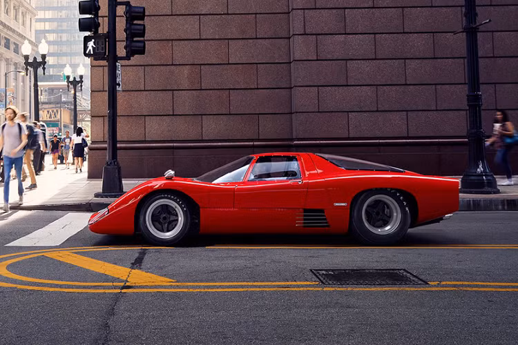 Bruce McLaren đã có ý định tham gia Giải vô địch thể thao thế giới năm 1969 với một chiếc phiên bản coupe của M6B Can-Am. Tuy nhiên, nhằm để tham gia giải đua, hãng siêu xe McLaren của Anh quốc đã được yêu cầu xây dựng 50 chiếc phiên bản hợp pháp để chạy trên đường phố để đủ điều kiện cạnh tranh.