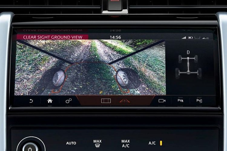 Chỉ với một nút bấm, tấm gương này có thể hóa thân thành một màn hình độ nét cao có nhiệm vụ hiển thị những hình ảnh thu được từ camera tích hợp trên kính sau.