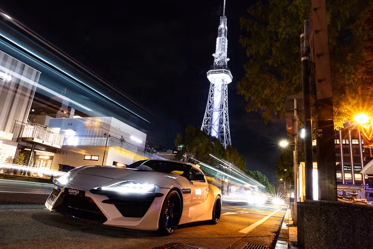 Giá xe Toyota GR Supra SARD được bán ra thị trường là 12,5 triệu yên, khoảng 120.000 USD (khoảng 2,78 tỷ đồng), chỉ được giới hạn đúng 20 chiếc. Tại Mỹ, Toyota GR Supra 2021 có giá bán 42.990-54.490 USD tùy theo phiên bản động cơ.