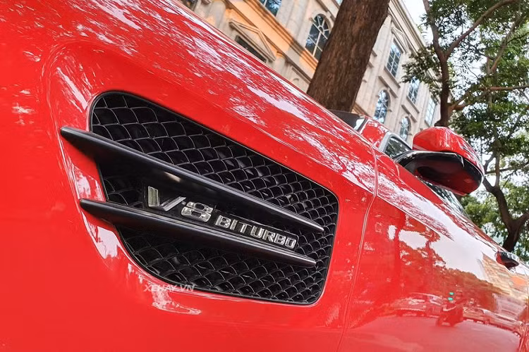 Mẫu xe thể thao này sở hữu kích thước cơ bản là chiều dài tổng thể 4.546 mm, rộng 1.939 mm, cao 1.288 mm và chiều dài cơ sở 2.630mm.