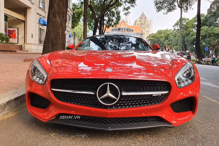 Trái tim của siêu phẩm nước Đức là khối động cơ V8, tăng áp kép, dung tích 4.0L cho công suất tối đa 510 mã lực và mô-men xoắn 650 Nm. Sức mạnh được truyền tới bánh thông qua hộp số ly hợp ké 7 cấp và chỉ mất 3,8 giây để tăng tốc từ 0-100km/h trước khi đạt vận độ tối đa 310km/h. 