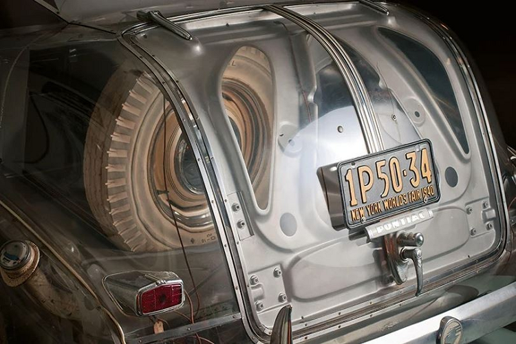 Ý tưởng chế tạo Ghost Car đã đến khi GM đang chuẩn bị New York World’s Fair 1939-1940. Ngành công nghiệp ô tô lúc đó đang bùng nổ và gần như mọi gia đình trung lưu đều sở hữu ít nhất một chiếc xe trong nhà. GM tận dụng điều đó để thúc đẩy doanh số hơn nữa, vậy nên họ đang tìm kiếm một thứ gì đó thật sự khác lạ để mang tới hội chợ.