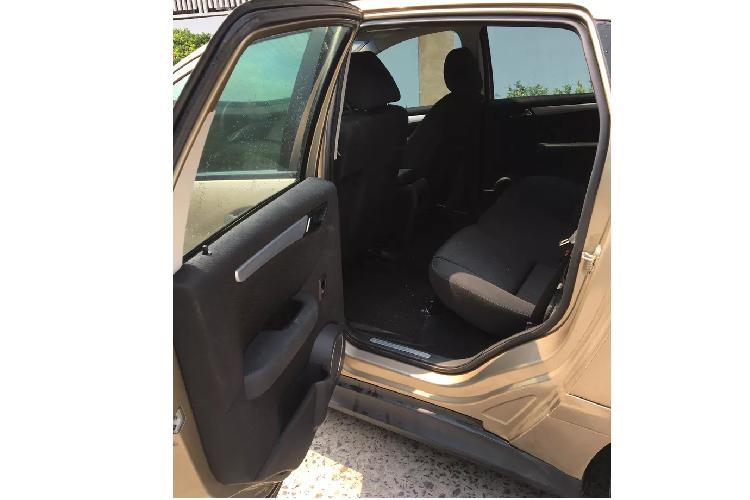 Nhưng nếu để lựa chọn một mẫu xe MPV cũ giá rẻ thì đây lại là chuyện không dễ bởi lẽ đa số các xe MPV cũ bán lại đều ít xe có giá dưới 400 triệu.