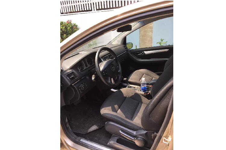 Khi lựa chọn một dòng xe đa dụng phục vụ gia đình với không gian rộng rãi, người tiêu dùng có xu hướng chọn mua các mẫu MPV. Giá bán trong phân khúc MPV tại Việt Nam hiện tại dao động khá rộng từ 500 triệu cho các mẫu Suzuki Ertiga hay Mitsubishi Xpander, từ 800 triệu cho Toyota Innova và trên 1 tỷ cho Kia Sedona hay Ford Tourneo,...