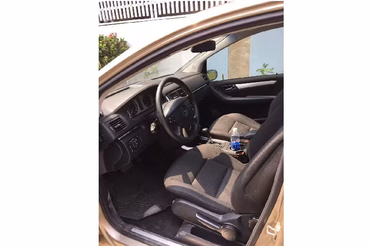 Khi lựa chọn một dòng xe đa dụng phục vụ gia đình với không gian rộng rãi, người tiêu dùng có xu hướng chọn mua các mẫu MPV. Giá bán trong phân khúc MPV tại Việt Nam hiện tại dao động khá rộng từ 500 triệu cho các mẫu Suzuki Ertiga hay Mitsubishi Xpander, từ 800 triệu cho Toyota Innova và trên 1 tỷ cho Kia Sedona hay Ford Tourneo,...