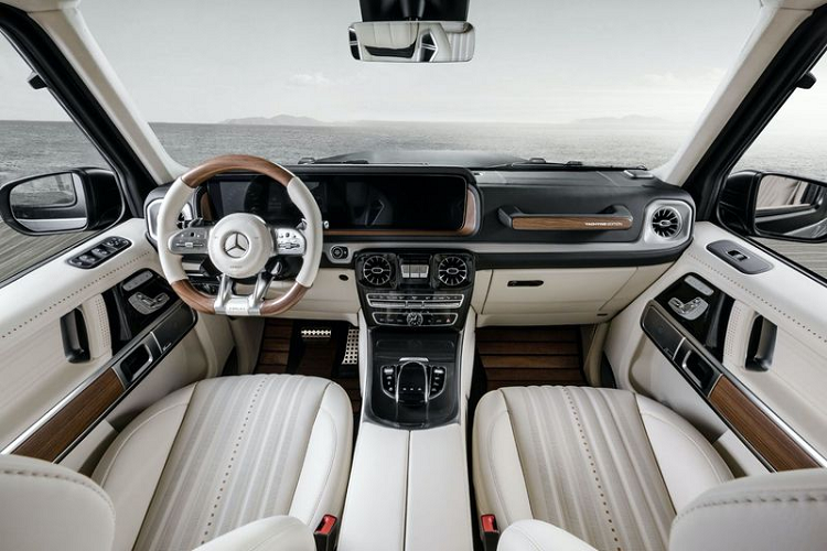 Cũng chính vì vậy mà hầu hết nâng cấp của SUV hạng sang Mercedes-AMG G63 Yachting Limited Edition nằm trong khoang cabin. Tuy nhiên, Carlex vẫn thực hiện khá nhiều thay đổi ở bên ngoài thân xe.