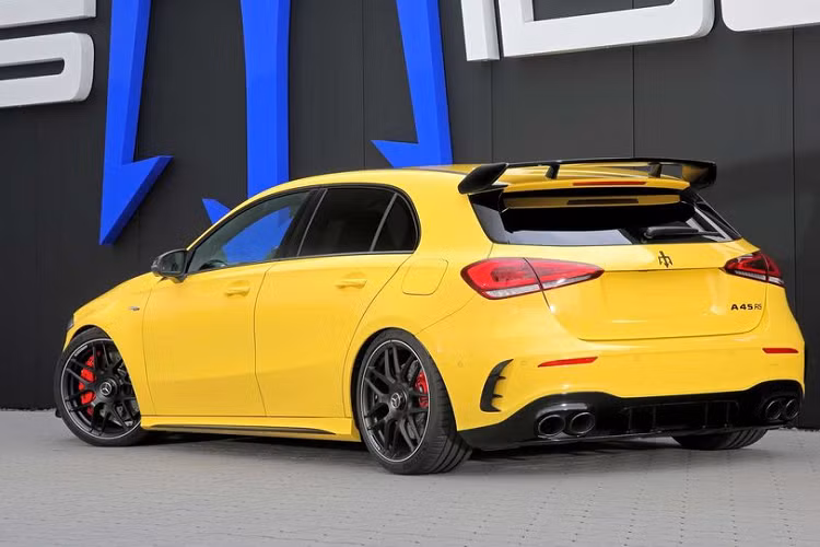 Ngoài ra, nhà độ Đức còn “úp mở” về một dự án mang tên Plus, mang tới khối sức mạnh cao hơn cả ngưỡng 518 mã trên phiên bản RS 525. Các hạng mục nâng cấp khác bao gồm hệ thống phanh, ống xả và mâm từ sợi carbon hiện cũng nằm trong kế hoạch phát triển của Posaidon.