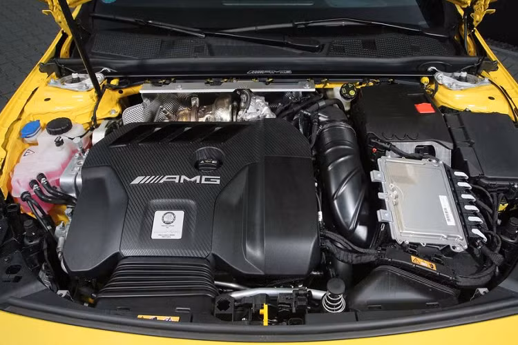 Những thay đổi này giúp chiếc Mercedes-AMG A45 S độ này đạt công suất cực đại 518 mã và 600 Nm, vượt trội hơn lần lượt hai con số 416 mã và 500 Nm trên phiên bản ban đầu.