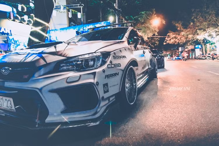 Được biết, trên chiếc Subaru WRX, ngoài việc độ lại ngoại thất, chủ nhân còn trang bị cho xe dàn loa khủng nhập khẩu cực kỳ đặc biệt.