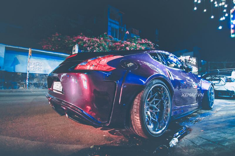 Ở phần ngoại thất, gần như toàn bộ các chi tiết có thể độ trên một chiếc xe đều đã được chủ của 2 chiếc Subaru WRX và Nissan 370Z độ lại. Các trang bị mới có thể dễ dàng nhận ra như màu sơn, cản dưới trước/sau, bộ wide-kit, mâm xe, cánh lướt gió, pô...