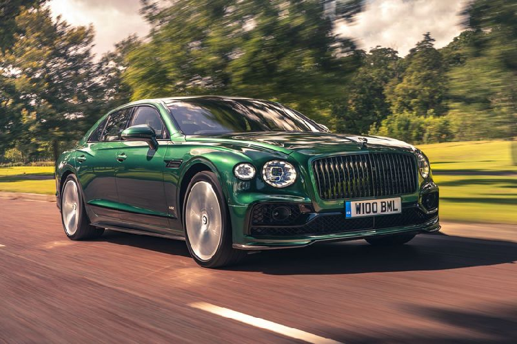 Với việc cho xe siêu sang Bentley Flying Spur 2020 mới "dừng cuộc chơi", Bentley hiện chỉ còn lại một chiếc sedan trong danh mục sản phẩm của thương hiệu, Flying Spur, vì vậy, không có gì ngạc nhiên khi số lượng biến thể của Flying Spur được tăng lên.
