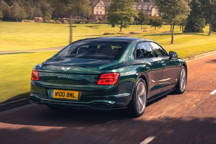 Giá gói Styling Specification cho Bentley chưa được công bố, các khách hàng có thể đặt mua tại các mạng lưới bán lẻ của Bentley khi mua Flying Spur 2020 mới hoặc mua thêm khi đã sở hữu Flying Spur.