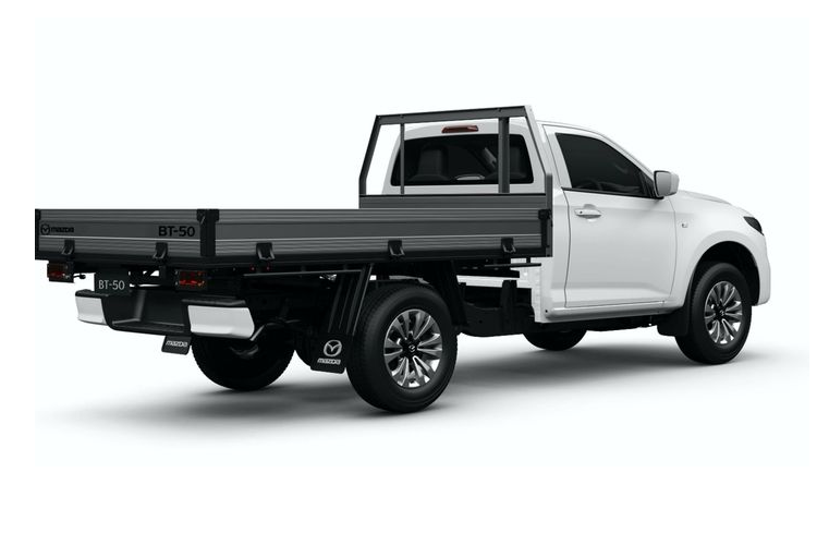 Giống như mẫu bán tải Mazda BT-50 Dual Cab 2021, hai biến thể mới sử dụng động cơ dầu diesel tăng áp 3.0L 4 xi-lanh sản sinh công suất 188 mã lực và mô-men xoắn cực đại 450Nm trong dải tua 1.600 - 2.600 vòng/phút giúp xe có sức kéo đặc biệt.