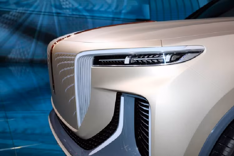 Khi có mặt tại Frankfurt Auto Show cuối năm ngoái, nội thất của Hongqi E115 được che kín nên không rõ mẫu sản xuất sẽ có khoang lái như thế nào.