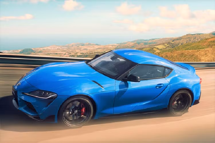 Cả 2 phiên bản đặc biệt đều sử dụng động cơ 6 xi-lanh thẳng hàng turbocharge dung tích 3.0L tương tự phiên bản Supra tiêu chuẩn. Công suất tối đa của các phiên bản này ở mức 382 mã lực tại tua máy 5.800 vòng/phút. Một số nâng cấp nhỏ trên phiên bản Supra 3.0 2020 như bộ đệm bằng hợp kim nhôm cho cầu trước, giúp tăng độ bền chắc cũng như việc tinh chỉnh lại thiết kế cho cản trước và sau của xe.