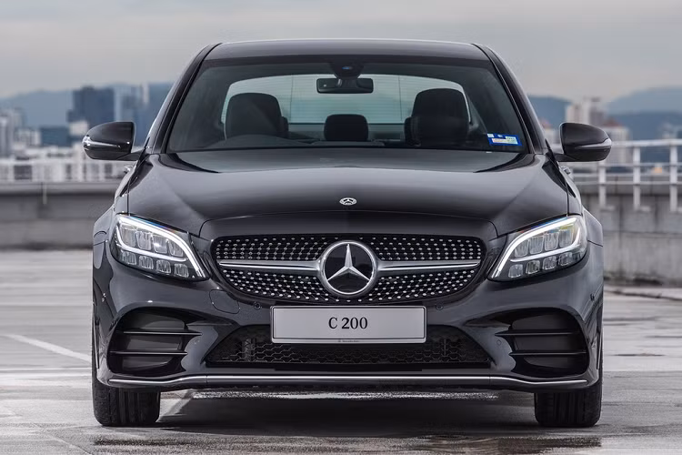 C-Class (thế hệ W205) là dòng xe bán chạy nhất của Mercedes-Benz tại Malaysia. Kể từ khi ra mắt vào năm 2014, C-Class đã chạm mốc 20.000 xe được bán ra và con số này tiếp tục tăng trong tương lai.