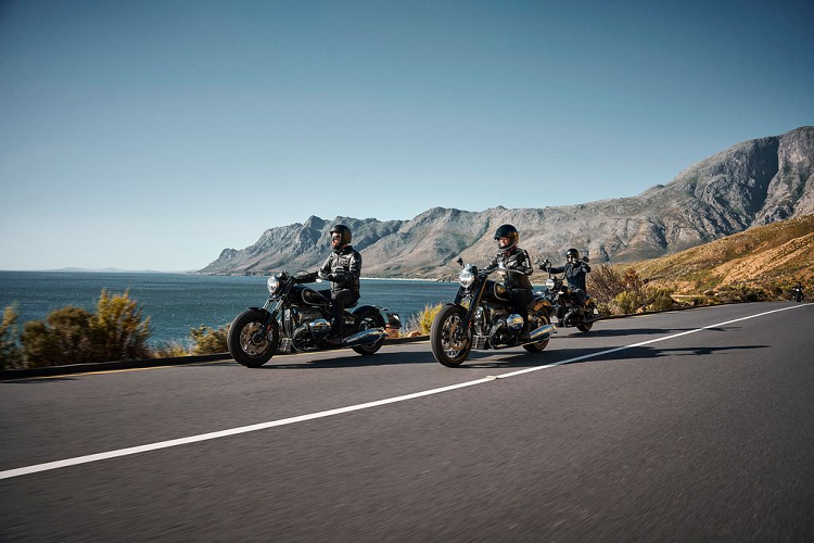 Chịu ảnh hưởng mạnh mẽ từ chiếc R5, BMW R18 2020 mới mang dáng vẻ tương đồng với hệ khung thép kiểu ống đôi, phần bình xăng hình quả lê và một trục lái trần. Mẫu xe này còn có thể xuất hiện với các hình sọc trang trí, gợi nhớ tới những chiếc mô-tô từng đi cùng các tay đấm quyền Anh huyền thoại hồi những năm 1936.