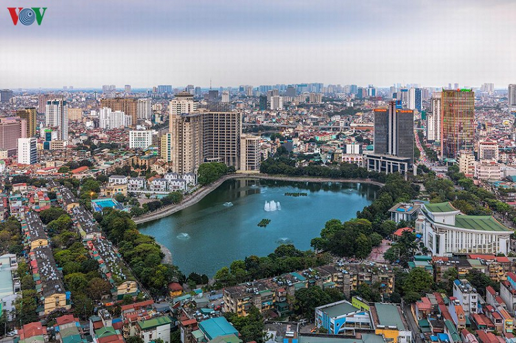 Hiện người dân sống quanh chưa nhận được bất kỳ thông tin nào từ phía chính quyền địa phương và nhà đầu tư về kế hoạch cải tạo chung cư cũ lấp một phần hồ Thành Công. 