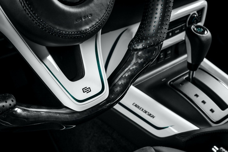 Ngoài những chi tiết thay đổi về mặt ngoại hình, không có nâng cấp nào liên quan đến sức mạnh của xe. Ở phiên bản X250d, mẫu pickup Đức trang bị động cơ tăng áp I4 2.3L với công suất 188 mã lực và mô-men xoắn 450 Nm. Đi cùng với đó là hộp số tự động 7 cấp và hệ dẫn động 4x4. Carlex Design hiện không công bố chi phí cho toàn bộ dự án này. Mercedes-Benz X-Class hạng sang đã bị khai tử vì chi phí sản xuất đắt đỏ. Tại Đức, mẫu bán tải hạng sang từng có giá khởi điểm 53.927 USD.