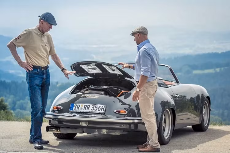 Ngay sau sự ra đi của Grahser, ba chiếc Porsche 356 đã được mua lại bởi Rafael Diez, ông chủ Diez Classic, và ngay lập tức bắt đầu phục chế và hoàn thành chiếc Porsche 356 sử dụng động cơ tăng áp. Chiếc xe sở hữu chắn bùn lớn hơn, cùng với đó là hai hốc gió trên nắp động cơ phía sau cùng với cản trước được đổi mới với phong cách của Porsche 911 S.