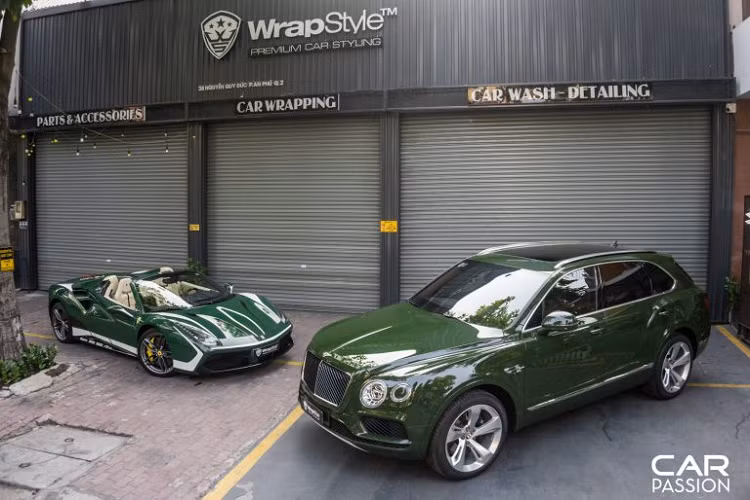 Từ năm 2015 đến nay, hãng xe siêu sang Anh Quốc liên tục ra mắt những phiên bản nâng cấp của SUV siêu sang Bentley Bentayga có thể kể đến như : Bentayga V8, Diesel, Hybrid hay mới nhất là Bentayga Speed.