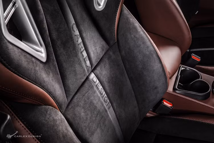  Mercedes-Benz X-Class mới có 4 phiên bản động cơ bao gồm một động cơ xăng và 3 động cơ dầu. Động cơ xăng là loại tăng áp cho công suất 164 mã lực và mô-men xoắn cực đại 238 Nm, trong khi các phiên bản động cơ dầu cho công suất 161-255 mã lực và mô-men xoắn cực đại 403-550 Nm.