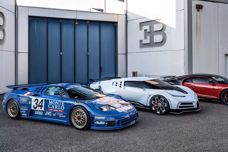 Bugatti Centodieci được xây dựng dựa trên nền tảng của "người anh em" Bugatti Chiron nhưng được thay đổi đôi chút. Chính vì thế mà kiểu dáng của Centodieci mang nhiều đường nét hiện đại của Chiron kết hợp cùng nét cổ điển từ EB110.