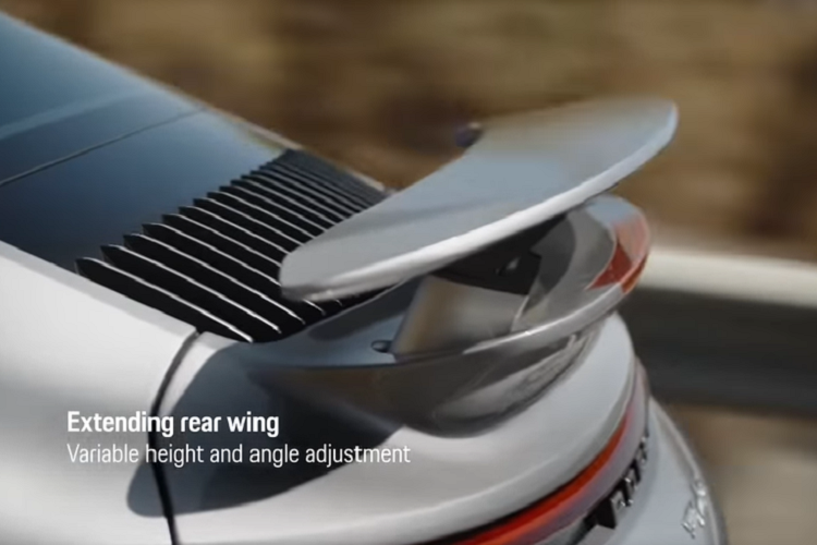 PAA cũng sẽ điều chỉnh lại luồng không khí qua xe khi cửa sổ trời (trên bản Coupe) và mui được mở (trên bản Cabriolet). Tổng cộng, sẽ có tám cấu hình khí động học khác nhau, mỗi cấu hình đạt được bằng một sự kết hợp cụ thể của các chi tiết khí động học chủ động.