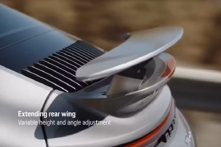 PAA cũng sẽ điều chỉnh lại luồng không khí qua xe khi cửa sổ trời (trên bản Coupe) và mui được mở (trên bản Cabriolet). Tổng cộng, sẽ có tám cấu hình khí động học khác nhau, mỗi cấu hình đạt được bằng một sự kết hợp cụ thể của các chi tiết khí động học chủ động.