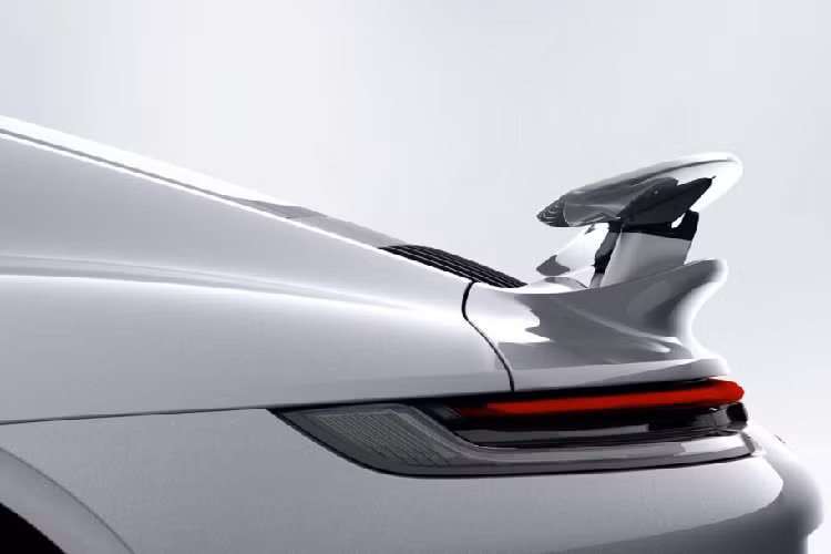 Chi tiết mới nhất của hệ thống này là nắp chủ động của lưới tản nhiệt ở đầu xe. Hệ thống các nắp che này hoạt động chủ động khi người lái chuyển chế độ lái, kết hợp cùng hai chi tiết cánh gió sau và líp cản trước. Chi tiết này sẽ giúp tạo ra luồng không khí qua xe ở các chế độ của hệ thống PAA gồm Eco, Speed và Performance. Nó cũng sẽ được điều chỉnh liên tục để giảm lực kéo, từ đó cải thiện khả năng tiêu hao nhiên liệu của xe.