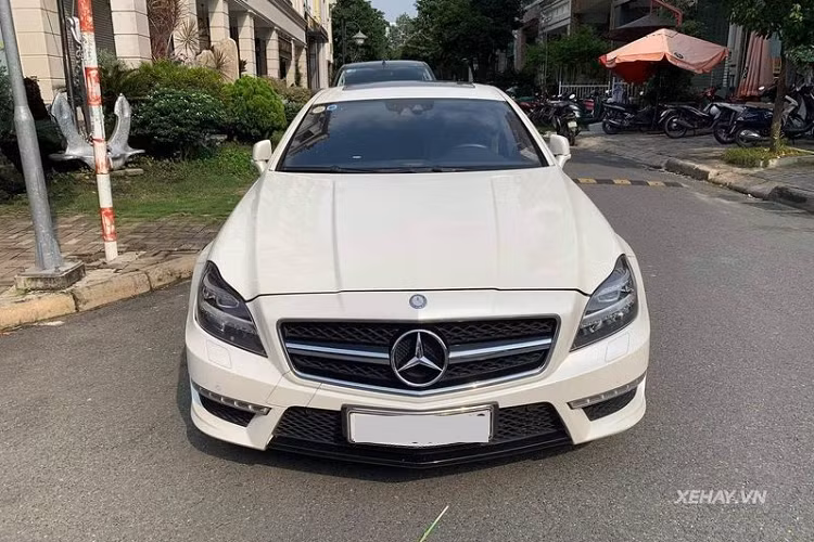 Các công nghệ an toàn đáng chú ý gồm 8 túi khí, hệ thống tự động bảo vệ Pre-safe, ổn định thân xe ESP, hỗ trợ lực phanh khẩn cấp, chống trượt, Parking Assist hỗ trợ đỗ xe vào khoảng trống, hệ thống hỗ trợ tầm nhìn ban đêm (Night View Assist Plus)…