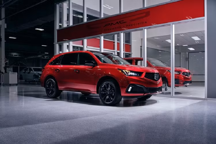 Ngoài sơn, các tính năng ngoại thất độc quyền cũng làm nên giá trị của MDX PMC Edition 2020. Số này gồm ốp ống xả đen bóng, bộ mâm 20 inch, lưới tản nhiệt Diamond Pentagon, ăng-ten, ốp gương, tay nắm cửa màu đen.