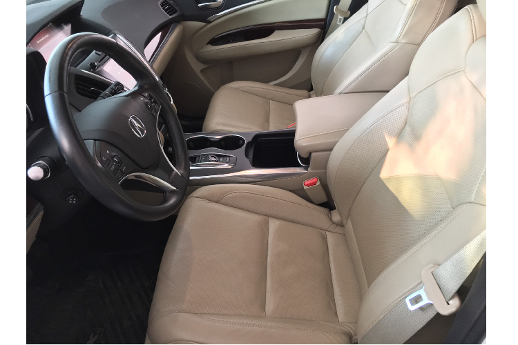 Tổng thể chiếc SUV nổi bật hơn với bộ mâm hợp kim nhôm kích thước lên đến 20 inch (245/50R20), đây là một tùy chọn trong gói trang bị “Advance Package” trong khi bảng tiêu chuẩn dùng mâm 18 inch. 