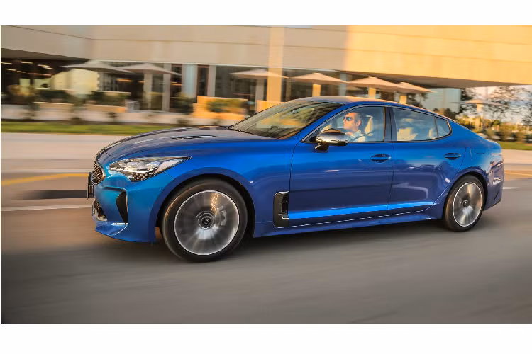 Cung cấp sức mạnh cho chiếc Kia Stinger Night Sky phiên bản đặc biệt này vẫn là khối động cơ V6 Tăng áp kép 3,3 lít, tương tự như chiếc Stinger GT, với mức công suất sản sinh 365 mã lực và 510 Nm.