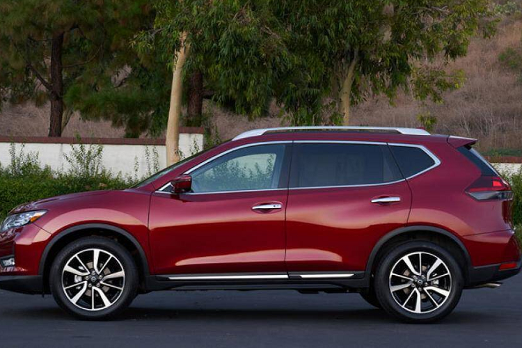 Nissan Rogue 2020 (giá khởi điểm: 25.300 USD, số chỗ ngồi tối đa: 5)